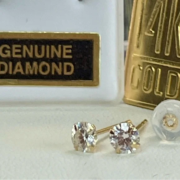 1/2ct 14K Solid YELLOW Gold Diamond studs earrings. Yellow Gold - Picture 5 of 16